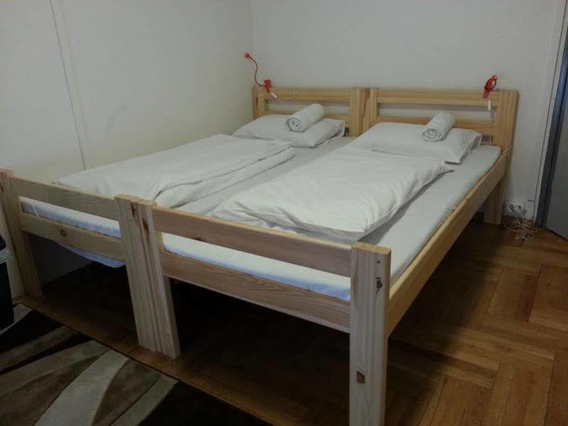 Walking Bed Budapest Downtown Hostel Exterior photo